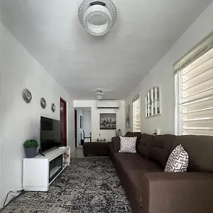 Apartment Casa Espaciosa Con Jacuzzi, Area Sur Pr, Juana Diaz